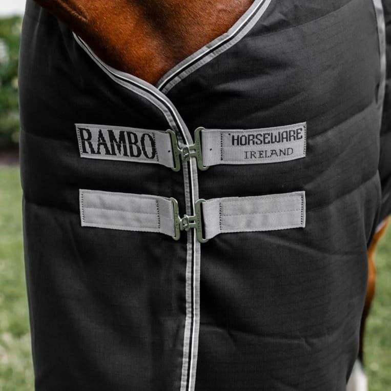 abaaa3-kjji-rambo-stable-200g-black-front-closure