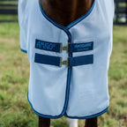 afrngq-cbe0-amigo-bug-rug-blue-front-closure_p0uxtxiyfef1gw5m