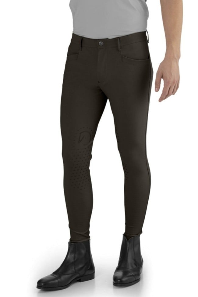 e62413_n005_E62431_EGO7_Men_Jumping_EJ_Chocolate-min